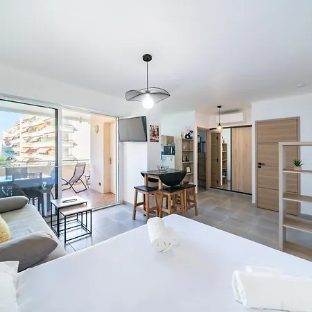 Renove Avec Grande Terrasse - Climatisation - Apercu Апартаменты Канны