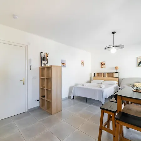 Renove Avec Grande Terrasse - Climatisation - Apercu * Cannes